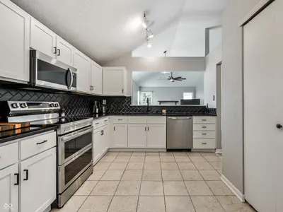 9516 Aberdare Drive, Indianapolis - 15