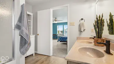 1124 E McClarnon Drive, Greenfield - 31