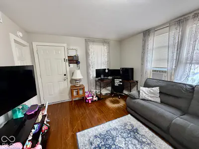 635 High Street, Versailles - 4