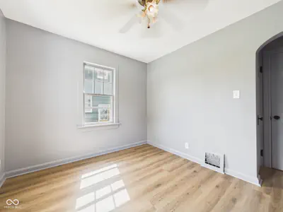 105 E Vinyard, Anderson - 17