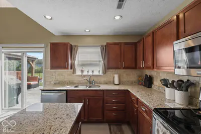 7829 Sergi Canyon Drive, Indianapolis - 16
