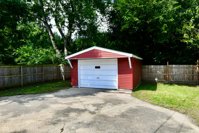 930 N Eaton Avenue, Indianapolis - 38