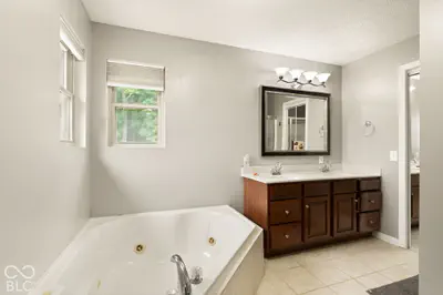 2490 W Haven Drive NW, Corydon - 17