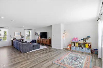 9860 Oakmont East Drive, Pendleton - 7