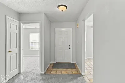 5916 Rolling Bluff, Indianapolis - 2