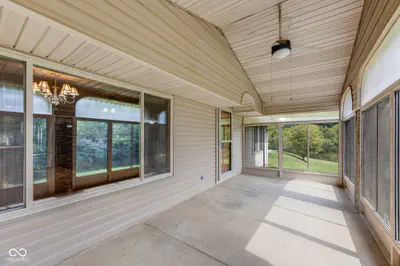 22110 Beacon Street, Metamora - 9