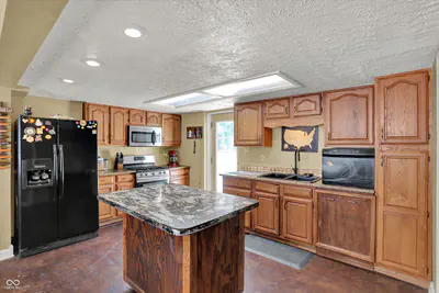 7536 Lindenwood Drive, Indianapolis - 10