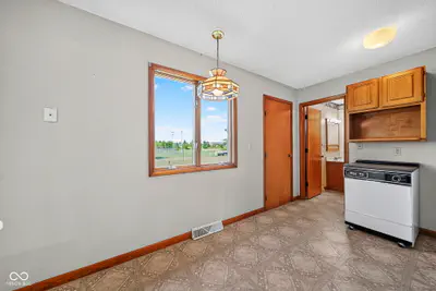 910 W Walnut, Rockville - 22