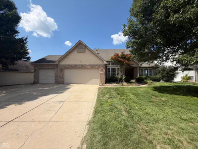 7328 Chestnut Hills Boulevard, Indianapolis
