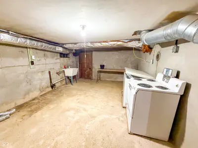 10449 W 300 S, Jamestown - 63