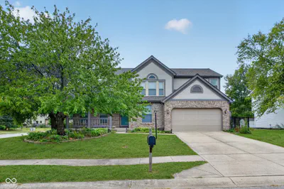 8625 Douglaston Court, Indianapolis
