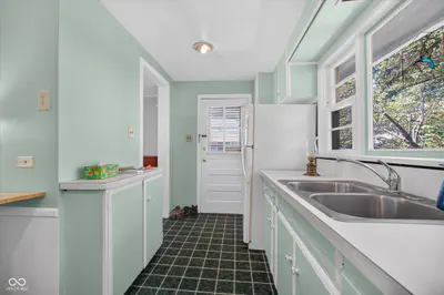 122 E 51st Street, Indianapolis - 15