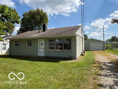 611 E Linda Layne, Muncie
