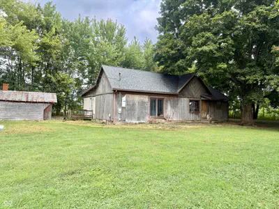 3160 George, Medora