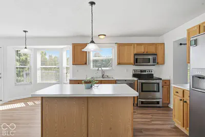 8567 Knoll Crossing, Fishers - 11