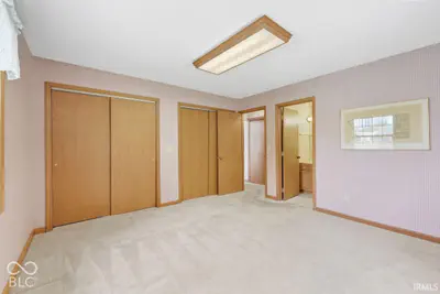 3713 N Lakeside Drive, Muncie - 34