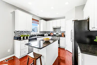 3992 Rowlett Place, Carmel - 21