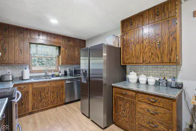 1170 W Base Road, North Vernon - 16