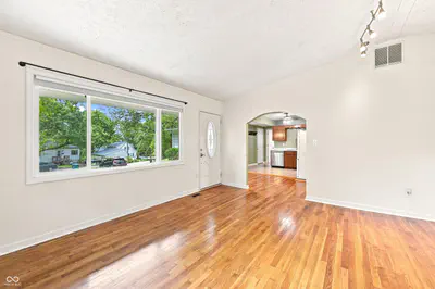 414 Sleepy Hollow Drive, Plainfield - 6
