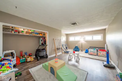2513 W 300 S, Shelbyville - 19