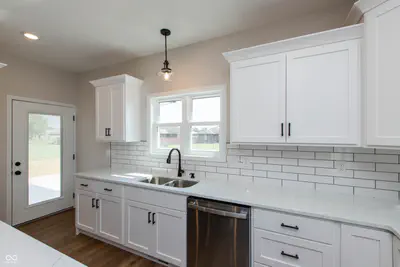 6982 Meadow Run, Seymour - 9