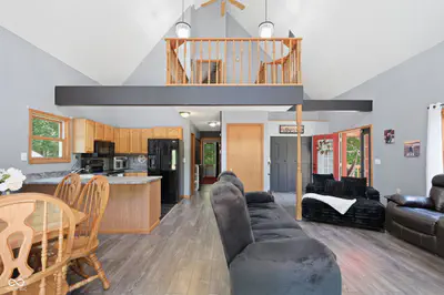 11099 Bushy Road, Metamora - 11