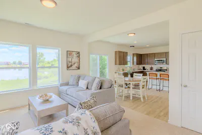 2334 N Liberty Lakes Drive, Greensburg - 11