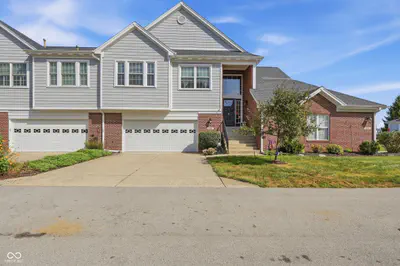 9560 Clover Leaf Lane, Fishers