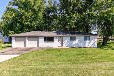 10056 126 Street, Fishers - 2