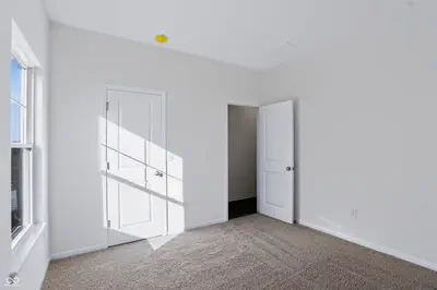 8689 Meadowlands Court, Plainfield - 13