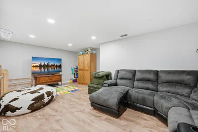 9009 Hamilton Road, Yoder - 35