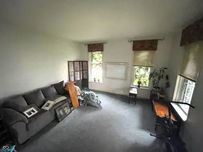 501 Chestnut, Seymour - 5