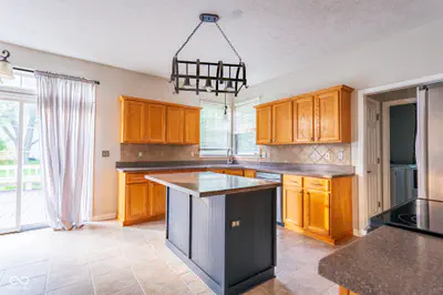 8302 Crystal Pointe Lane, Indianapolis - 15
