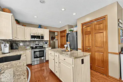 7291 Plantation Lane, Avon - 18