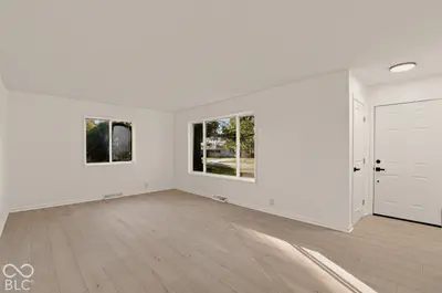 4062 W Broadway Avenue, Bloomington - 10