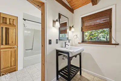 16030 Connecticut Avenue, Fortville - 38
