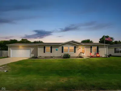 150 Sunset Court, Cicero - 48