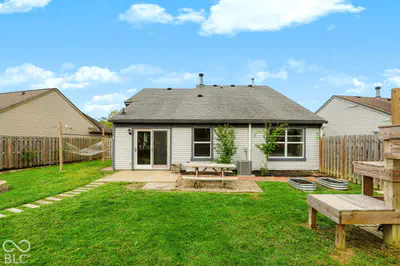11090 Lake Run Drive, Fishers - 21