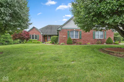 105 Woodfield Green, Danville