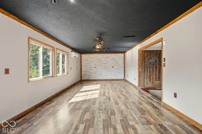 7813 W 50 S, Morgantown - 41