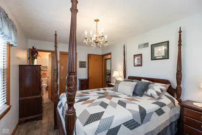 831 North Drive, Seymour - 18
