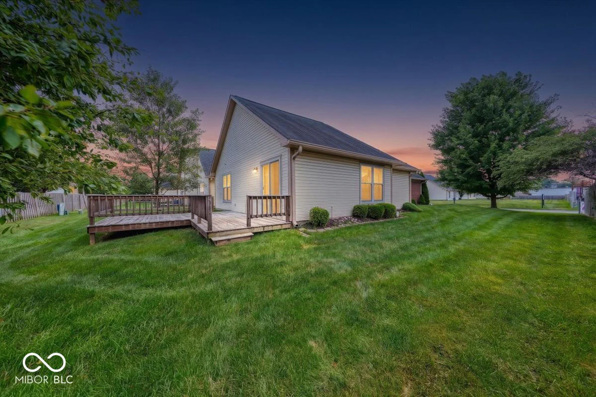 2047 Heritage Commons Lane, Indianapolis