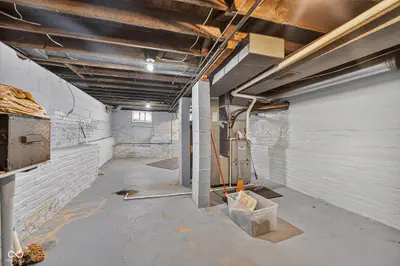 122 E 51st Street, Indianapolis - 24