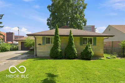 912 Warwick Drive, Muncie - 2
