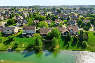 2366 Woodcreek Crossing Boulevard, Avon - 73