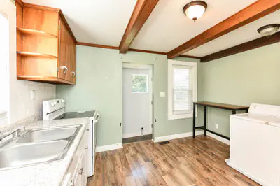 896 Young Street, Franklin - 8
