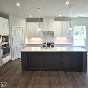 7594 Woodglenn Drive, Avon - 4