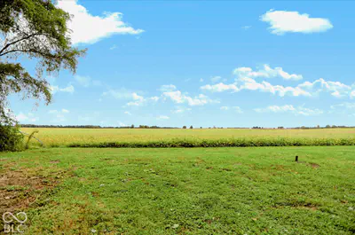 439 E County Road 800 N, Greensburg - 43