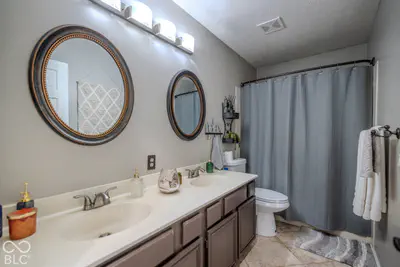6416 Manchester Drive, Fishers - 29