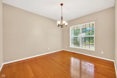 697 Lake Vista Drive, Columbus - 8